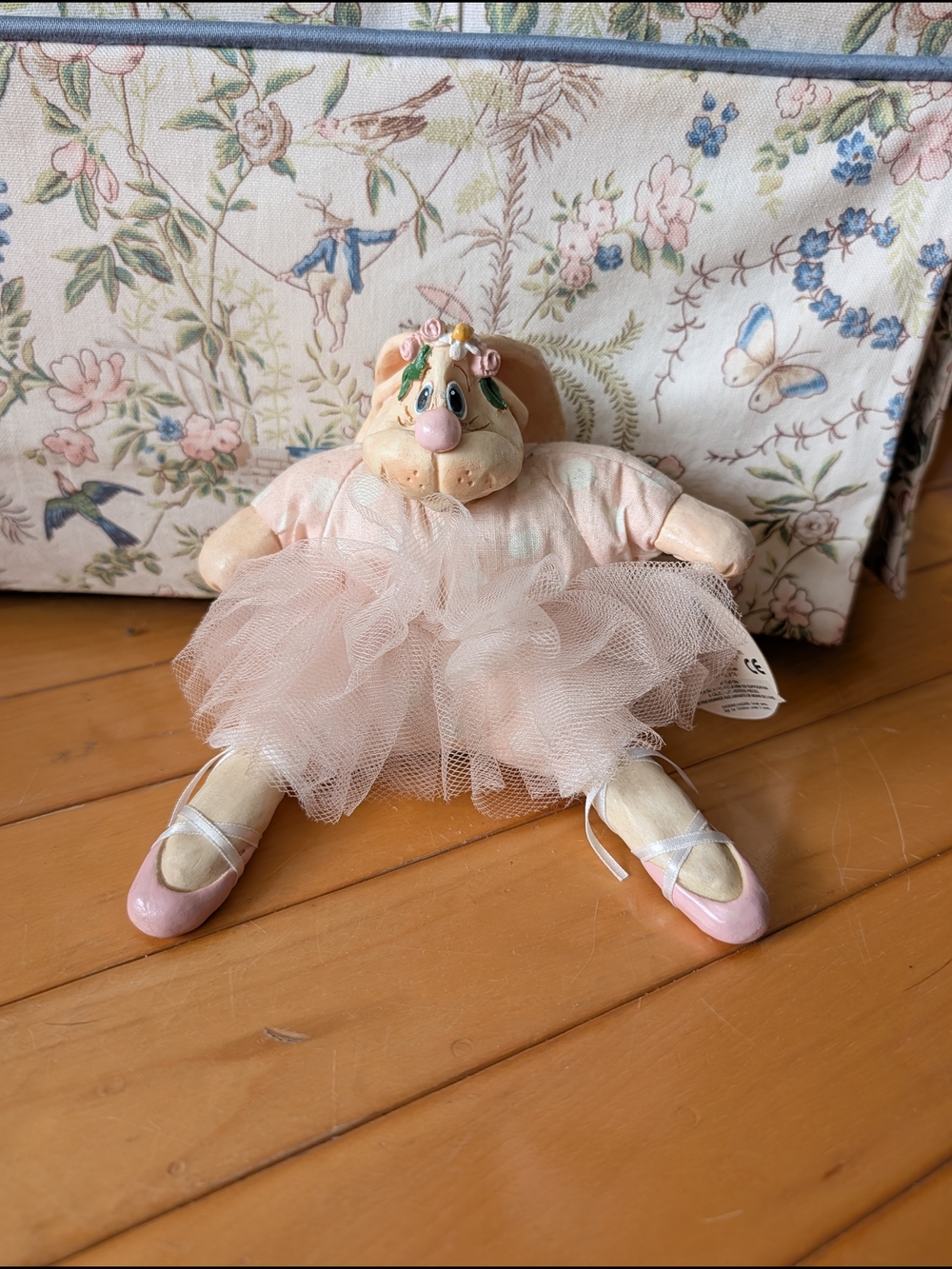 Vtg Russ Berrie Tippy Toes Bunny